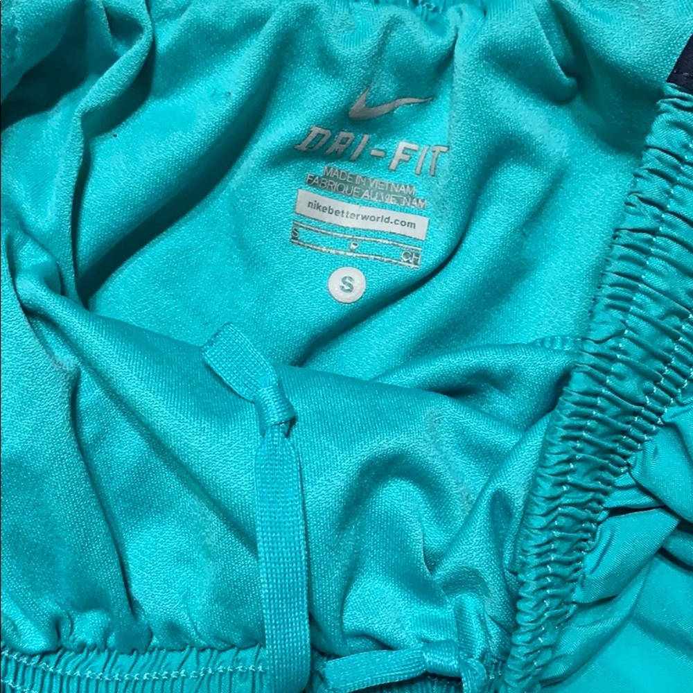 Nike dri fit shorts Sz small - Picture 2 of 3